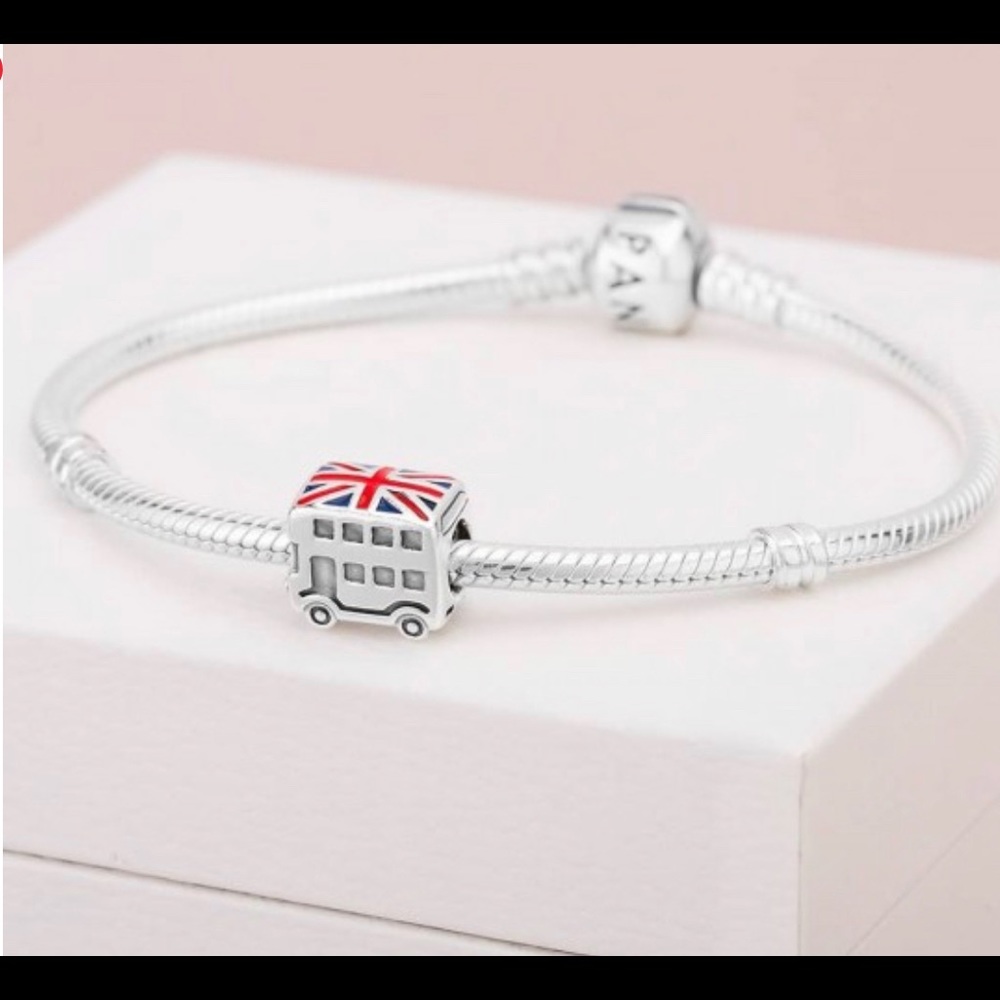 Pandora Union Jack Decker Bus Charm (retired) (English)